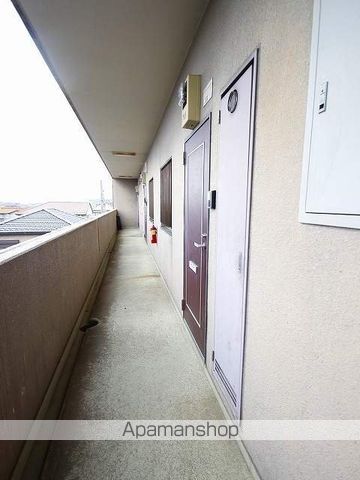 アースリー築地の玄関写真