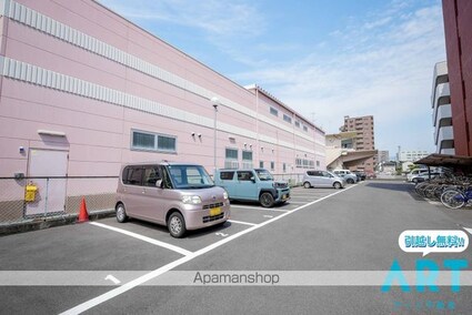 ソレイユ中央[2DK/57m2]の駐車場3