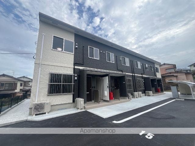 REACH I 町上津役の玄関写真