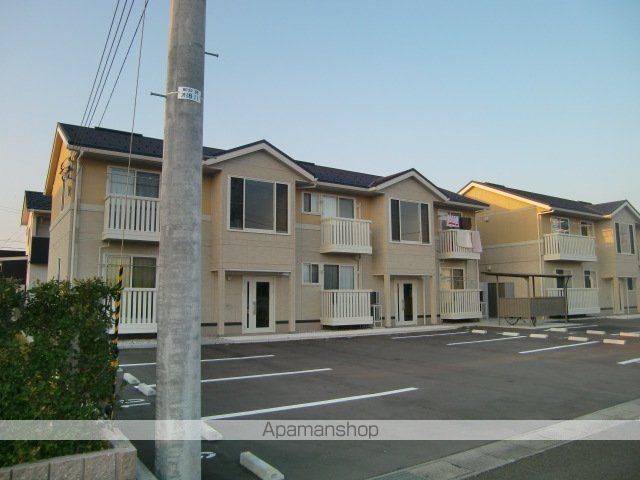 ラヴィアンローズ B棟の外観写真