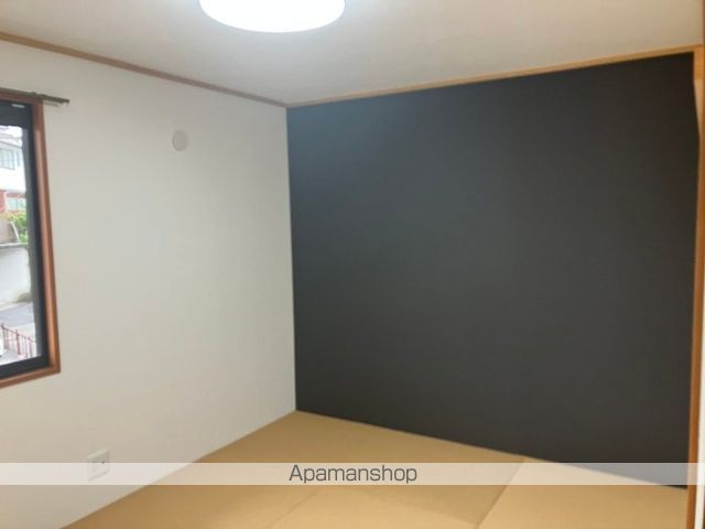 セジュール島本の内装写真