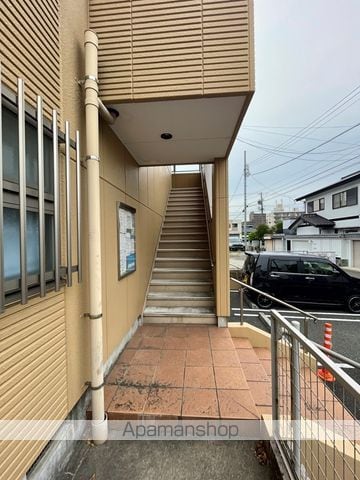 リバースの玄関写真