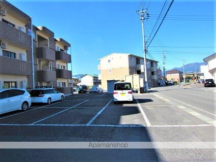 長野県長野市稲里町中央３丁目[3LDK/65.5m2]の駐車場