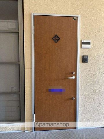 シャンドラの玄関写真