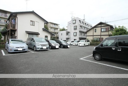 ディアコートマホニア[2LDK/55.18m2]の駐車場1