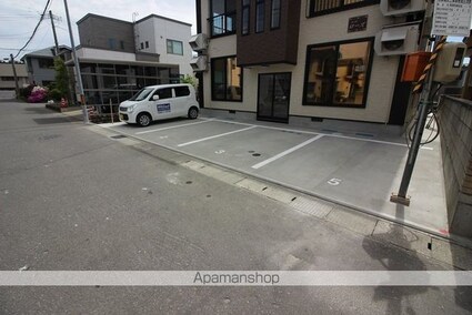 コーポローズ[1LDK/39.9m2]の駐車場