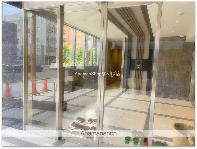 ラドゥセール玉造の玄関写真