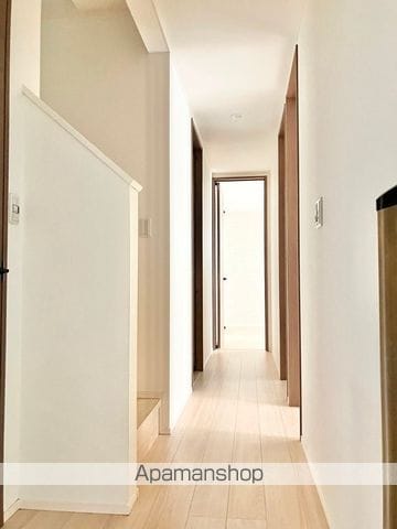 横浜市港北区 2階建 築8年の内装写真