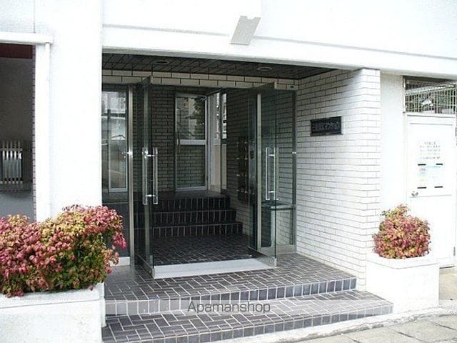 三愛荒江マンションの玄関写真