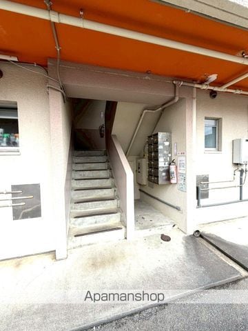 仁田脇マンションの玄関写真