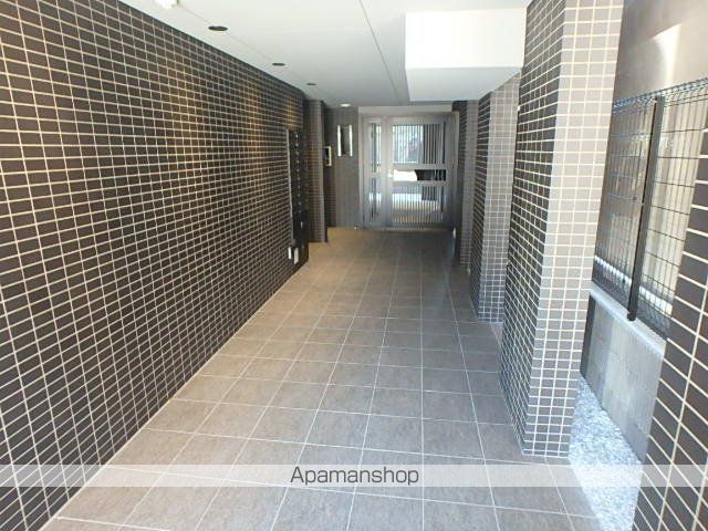 コンポジット亀戸EASTの玄関写真