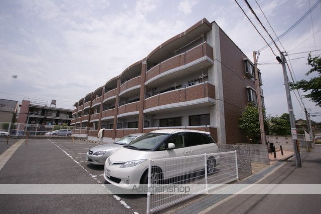 桜塚マンションの外観写真