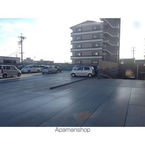 ベルニシキN棟の外観写真