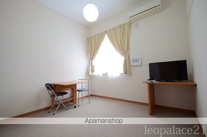 レオパレスｆｌｏｒａⅡ[1K/20.28m2]のリビング・居間2