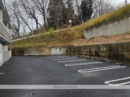 シェル・リヴィエールＢ[1LDK/43.82m2]の駐車場