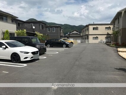 ラ・メール[1LDK/51.79m2]の駐車場