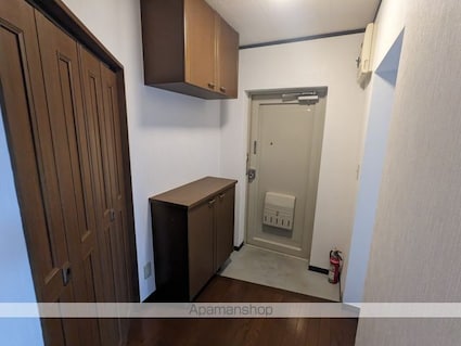 ヴィラ関が丘[2LDK/51.28m2]の玄関