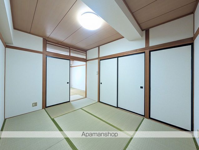 マンションパレロワイヤルの内装写真