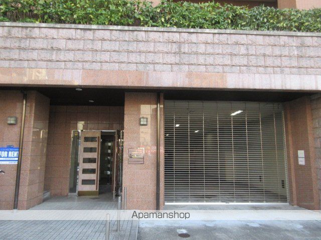 レジディア島津山の玄関写真