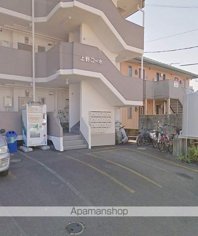 上野コーポの玄関写真