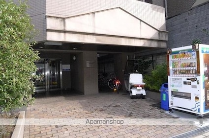 東京都渋谷区代々木４丁目[1K/27.47m2]のエントランス2