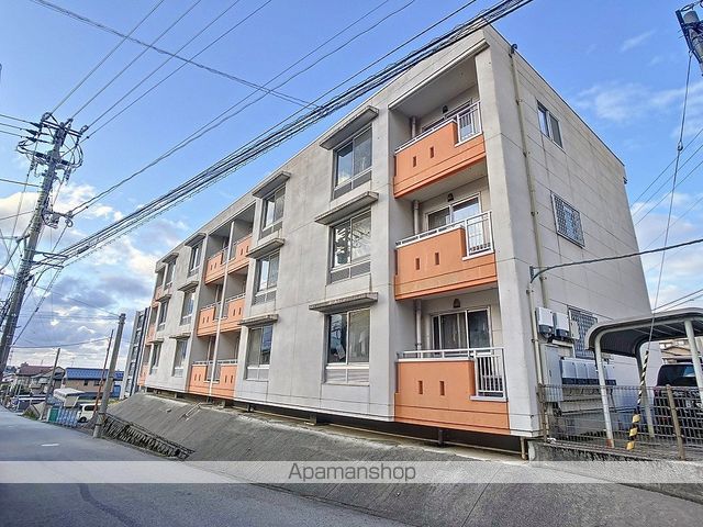 アルティスタの玄関写真