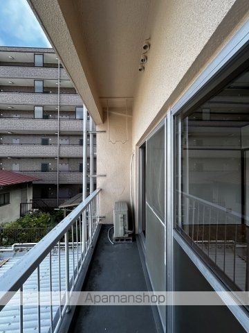 髙島モータービルの内装写真
