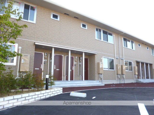 ジュネス向新庄 A棟の玄関写真
