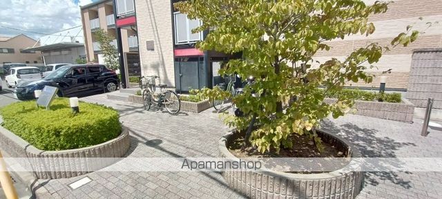 レオパレス島之内の玄関写真