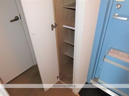 レオパレスマリンズＭＡＹＵ[2DK/49.68m2]の玄関2