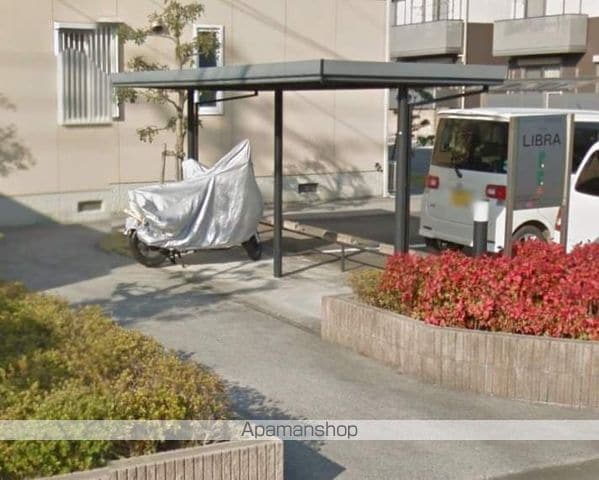 LIBRA C・D棟 C棟の玄関写真