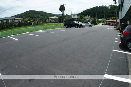 エドワーズハイツ[3DK/55.8m2]の駐車場3