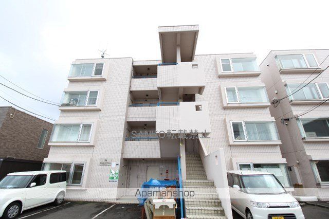 ビッグバーンズマンション北郷IIIAの外観写真