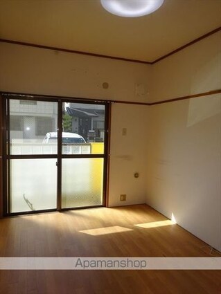 和歌山県和歌山市本町８丁目[2DK/39.29m2]のリビング・居間