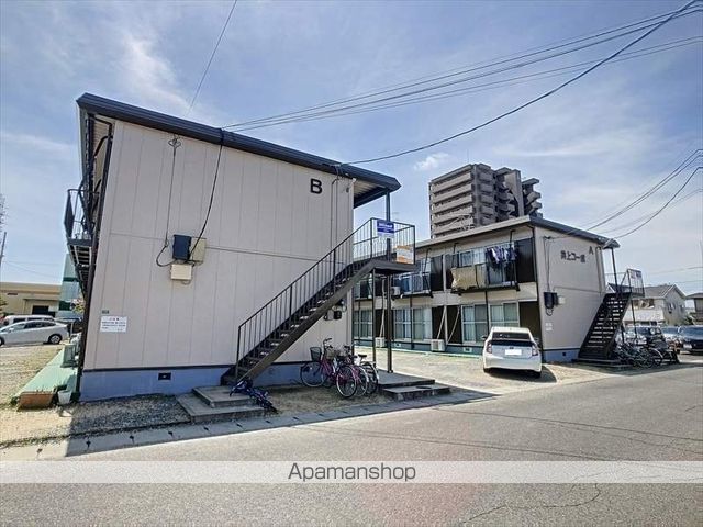 井上コーポB棟の外観写真