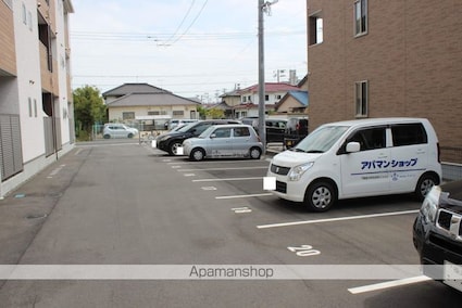 パインツリー　Ｂ棟[1LDK/53.64m2]の駐車場2