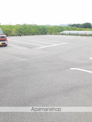 ジャルダン　Ａ[2LDK/59.14m2]の駐車場2