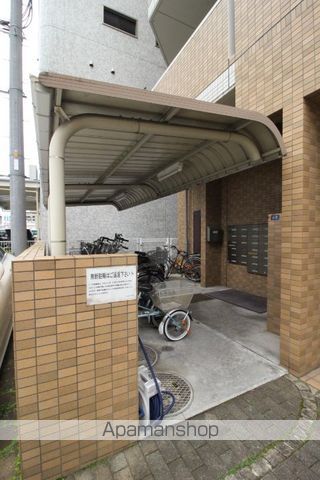 せかんどゆーす西口の外観写真