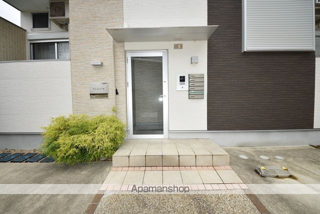 アンジュールの玄関写真