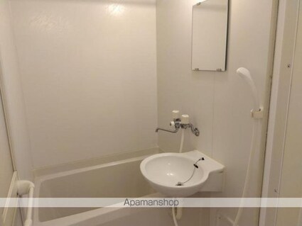 レオパレスラ　スリーズ[1K/21.65m2]のバス