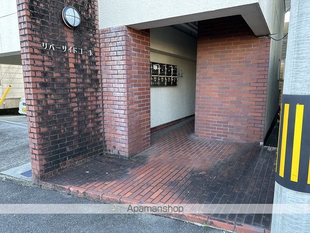 リバーサイドコーポの玄関写真