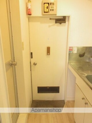 プラザドゥウィルシャーＢ[1K/16m2]の玄関