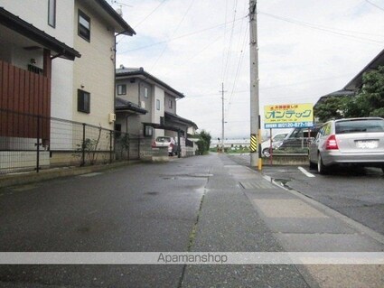 グランデ神田Ａ[2LDK/56.12m2]の周辺2