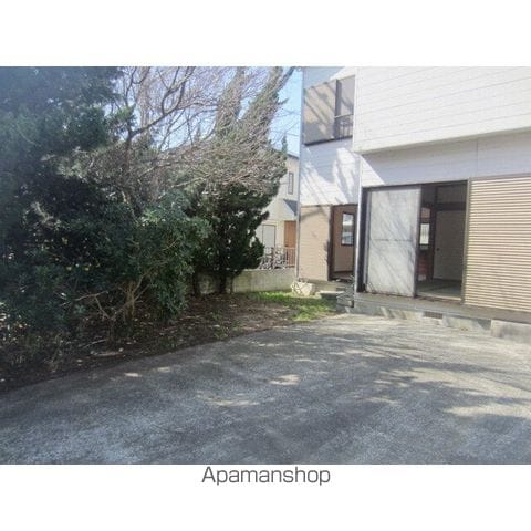 中海岸4丁目貸家の玄関写真