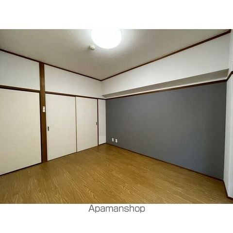 コスモクイーン富田町の内装写真