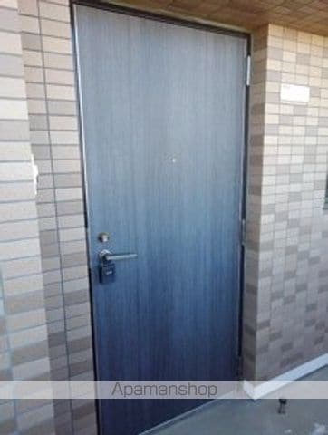 ベロウ リベルタの玄関写真