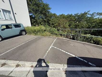 シルバーバック（シルバーバック）[2LDK/50.92m2]の駐車場