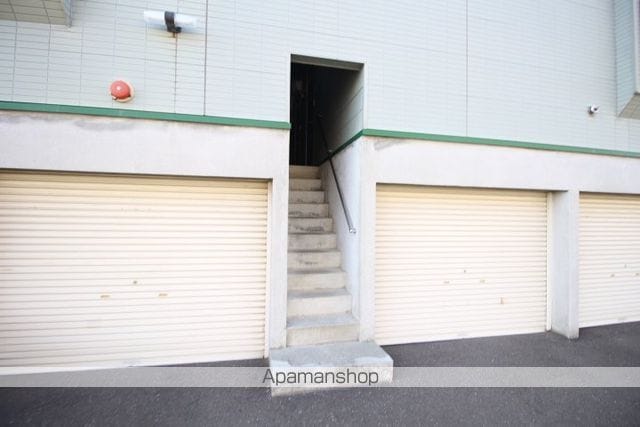 石狩市 2階建 築31年の玄関写真