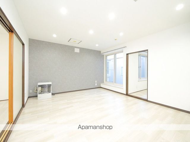 ピアコート平岡Eの内装写真
