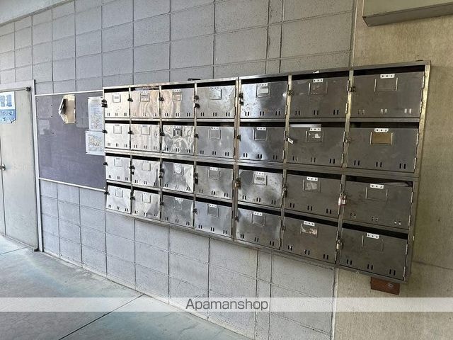高知県高知市桟橋通５丁目[3LDK/64.3m2]の共用部2